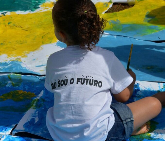 Falta de acesso a creches e escolas impacta mulheres de favelas