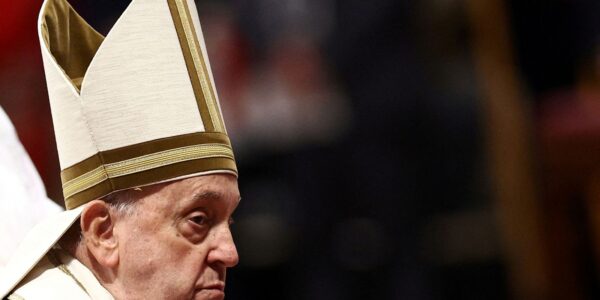 Internação do papa Francisco completa um mês hoje (14)