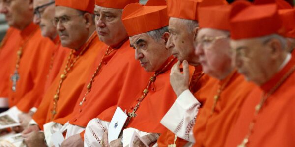 Conclave para eleger novo papa começa no dia 7 de maio