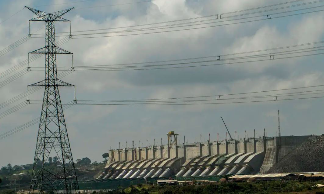 Conta de luz ficará mais cara em maio, decide Aneel