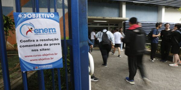Enem 2025: saiba como pedir isenção de taxa de inscrição
