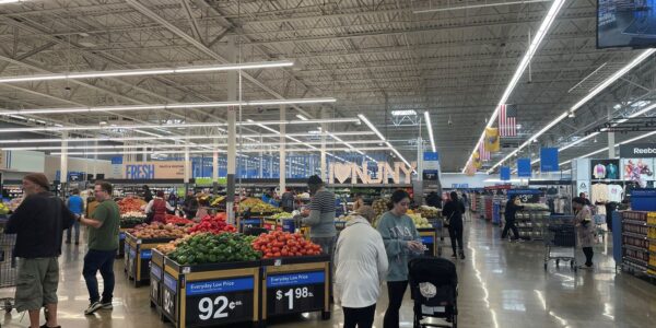 Estados Unidos vão taxar produtos chineses em até 104%