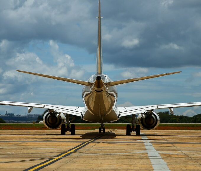 Giro internacional: China barra aviões da americana Boeing