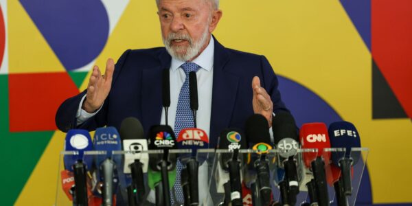 Lula sanciona Lei da Reciprocidade para enfrentar barreiras comerciais