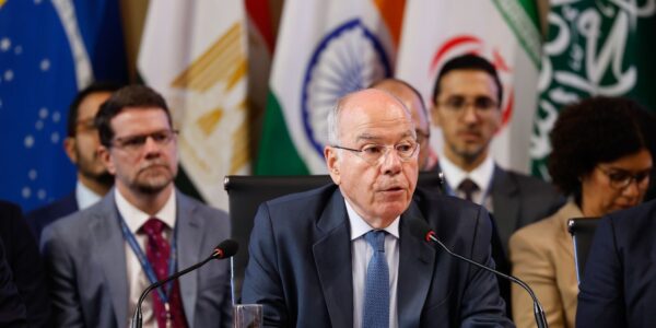 Mauro Vieira defende solução para conflito entre Israel e Palestina