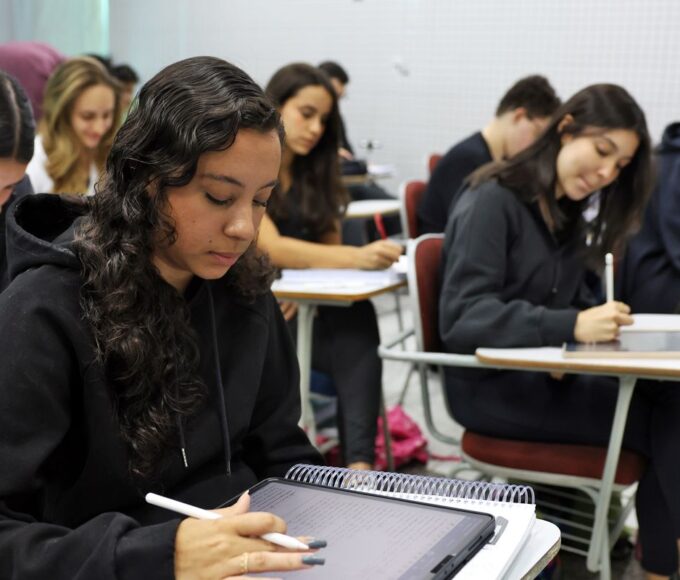 Prazo para pedir isenção da taxa de inscrição do Enem termina às 23h59
