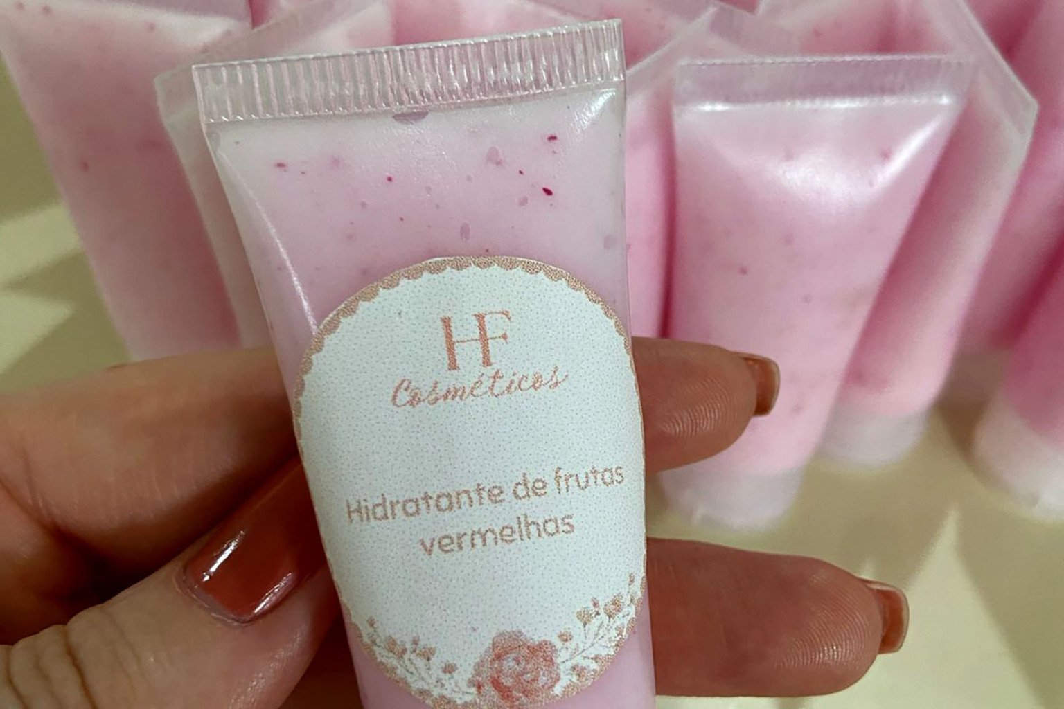 Alunos de rede pública desenvolvem marca de cosméticos naturais