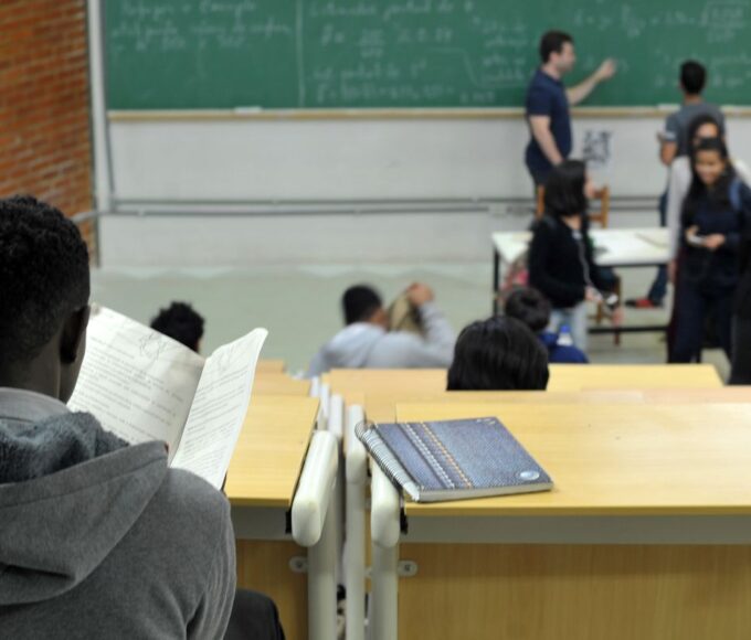 Bolsistas começam a receber pagamentos do Pé-de-Meia Licenciaturas