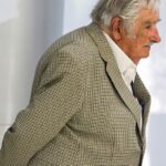 Cortejo fúnebre de Pepe Mujica reúne milhares em Montevidéu