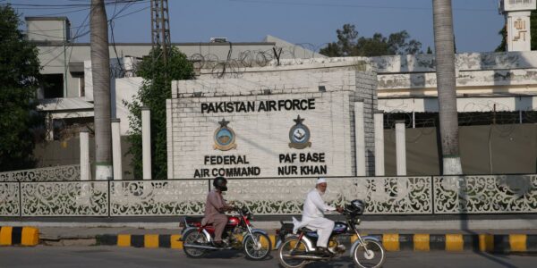 Índia e Pasquistão vão discutir manutenção do cessar-fogo