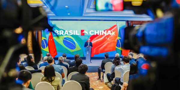 Lula volta da China otimista com investimentos e crescimento econômico