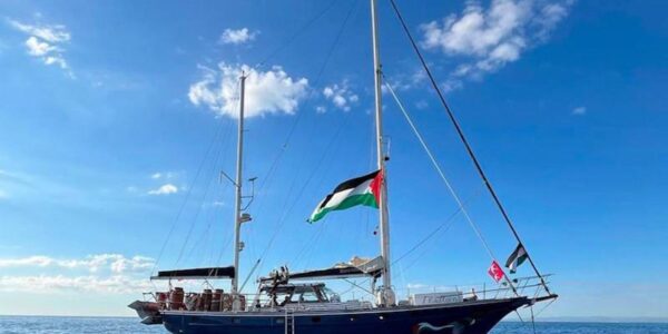 Barco com ajuda humanitária está há cerca de 48h da Faixa de Gaza