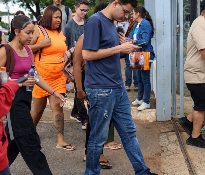 Candidatos isentos de taxa do Enem recebem orientações pelo Gov.br