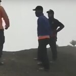 Corpo de brasileira é resgatado de vulcão na Indonésia