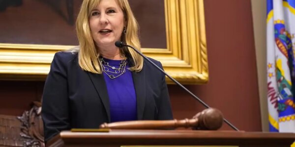 EUA: deputada Democrata do Minnesota é assassinada a tiros