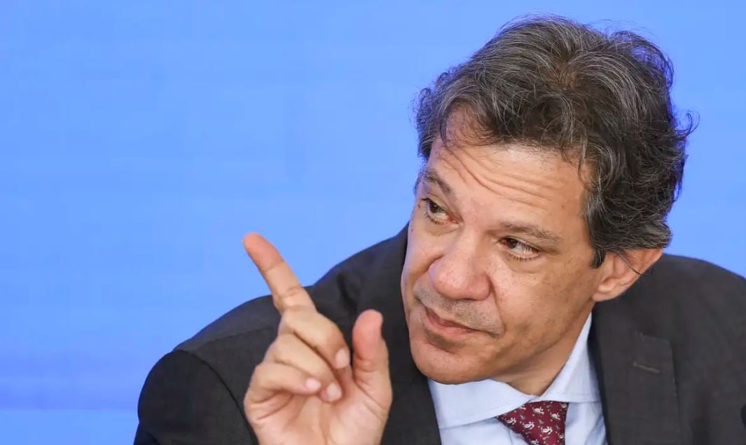 IOF: No máximo até 15h desta terça teremos definição sobre alternativas, diz Haddad