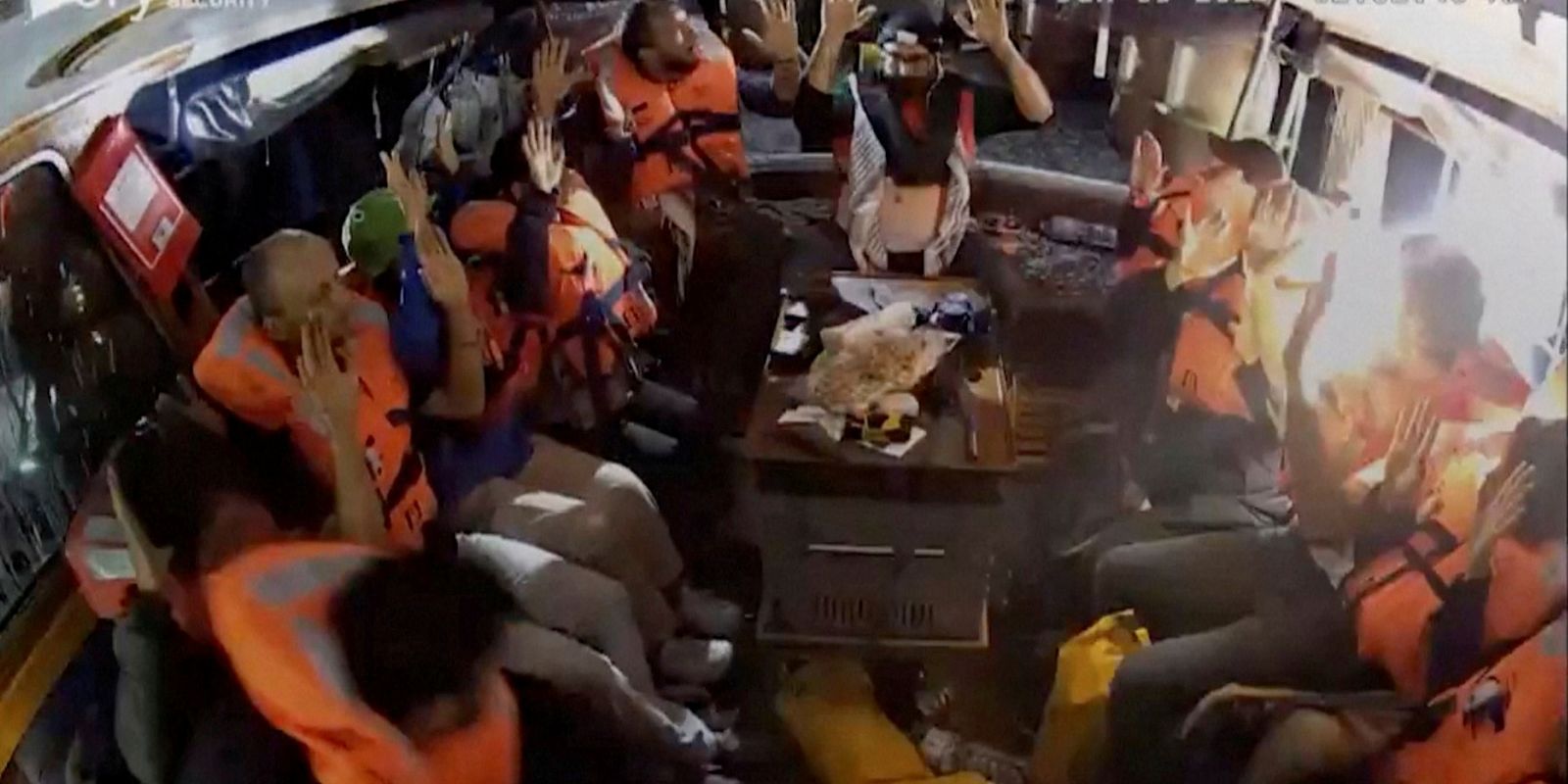 Israel vai deportar ativistas que levavam ajuda humanitária para Gaza