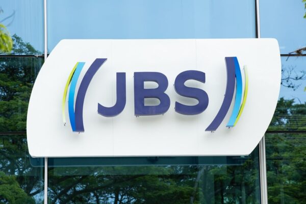 JBS estreia na Bolsa de New York com alta de 1,61%