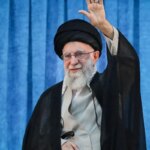 Líder supremo do Irã rejeita rendição e ameaça Estados Unidos