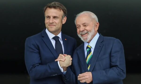 Lula pede que Macron 'abra coração' para acordo com Mercosul