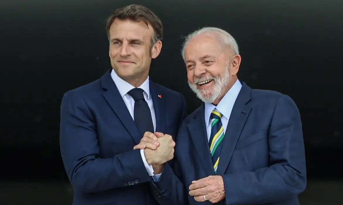 Lula pede que Macron 'abra coração' para acordo com Mercosul