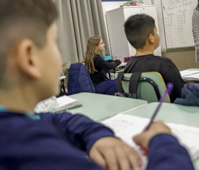 Olimpíada de matemática das escolas públicas aplica prova nesta terça