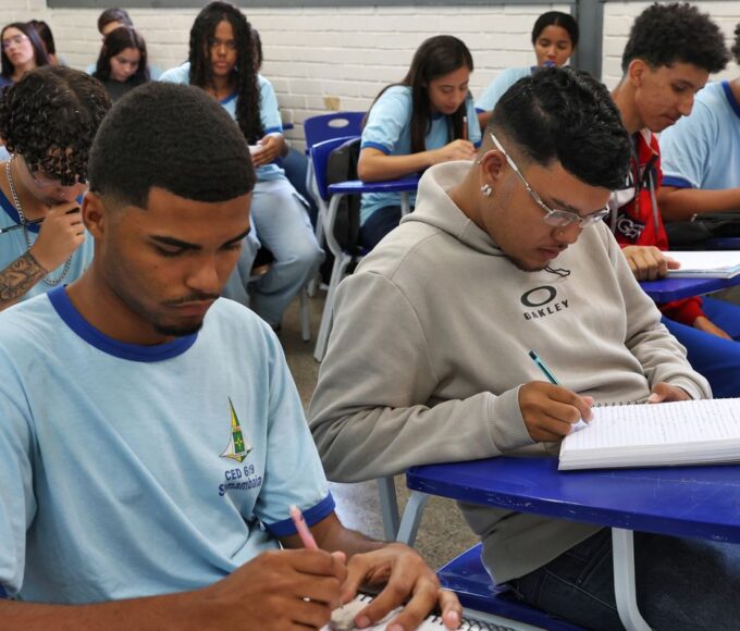 Pé-de-Meia: nascidos em maio e junho recebem hoje parcela de R$ 200