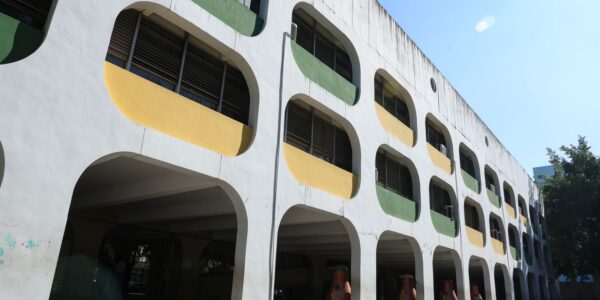 Prefeitura do Rio tomba 14 Cieps por importância histórica