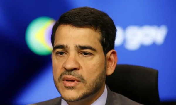 AGU vai ao STF para reverter derrubada de decreto do IOF