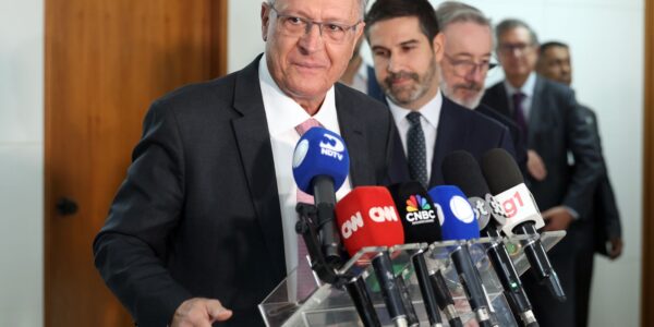 Brasil reforça negociações para chegar a um acordo com EUA