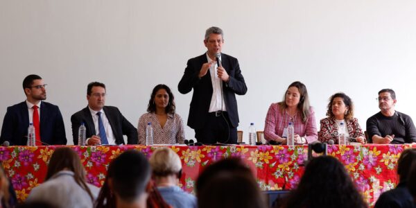 Conselho popular discute propostas para levar a líderes do Brics