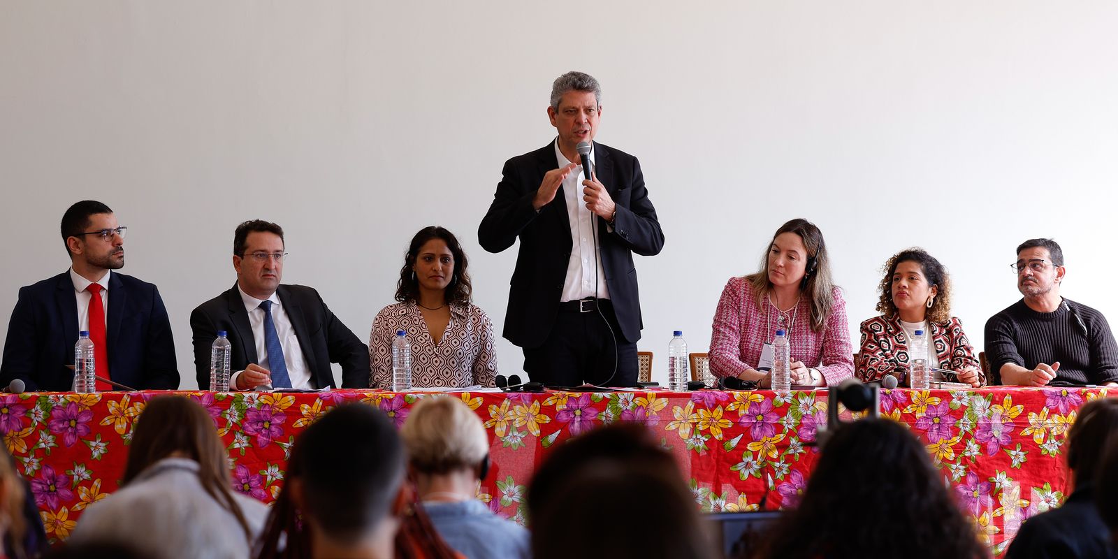 Conselho popular discute propostas para levar a líderes do Brics