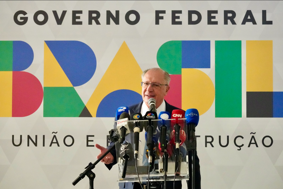 Governo se reúne com empresas do agro nesta terça para discutir tarifaço de Trump