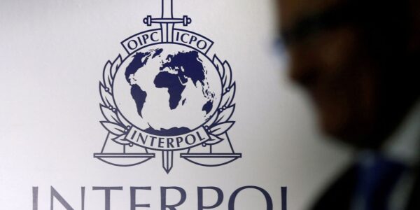 Interpol: aumenta o número de pessoas traficadas para aplicar golpes