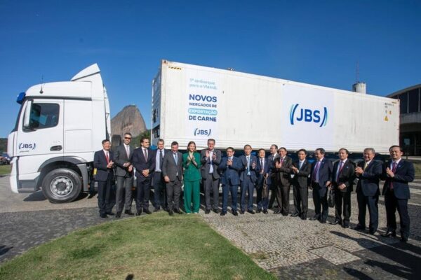 cerimônia de comemoração de embarque de carne bovina da JBS para o Vietnã