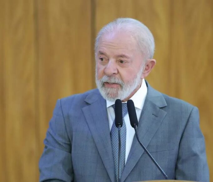 Lula veta projeto que aumenta número de deputados para 531