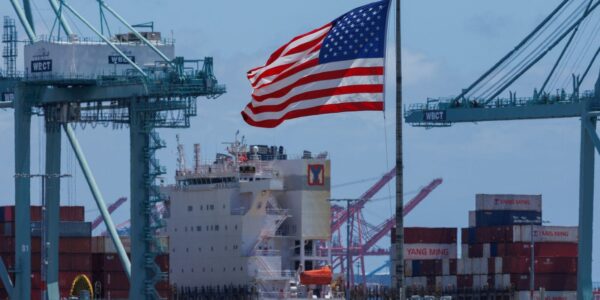 Tarifas dos EUA podem afetar economia e empregos no Brasil