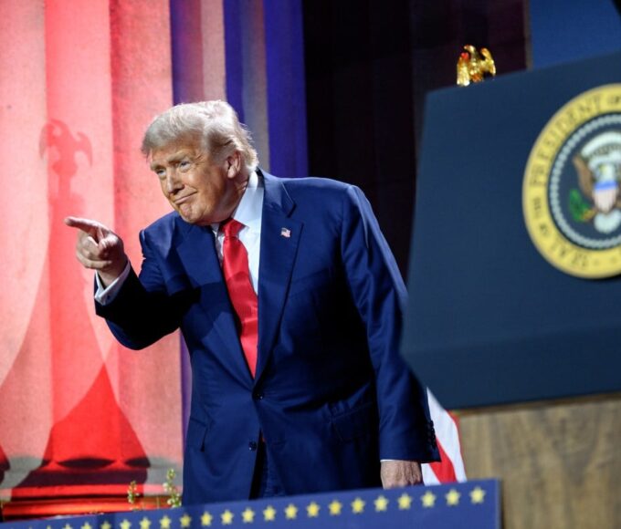 Trump assina decreto que eleva tarifas de exportação do Brasil para 50%