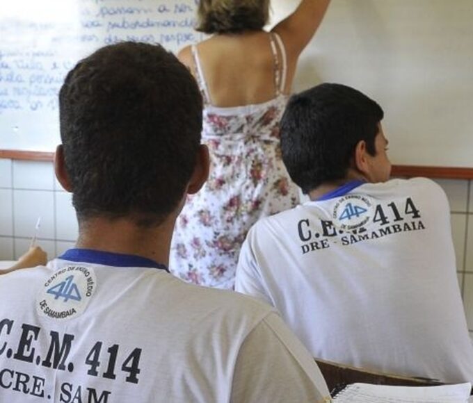 Estudantes do ensino integral têm notas maiores no Enem, diz estudo
