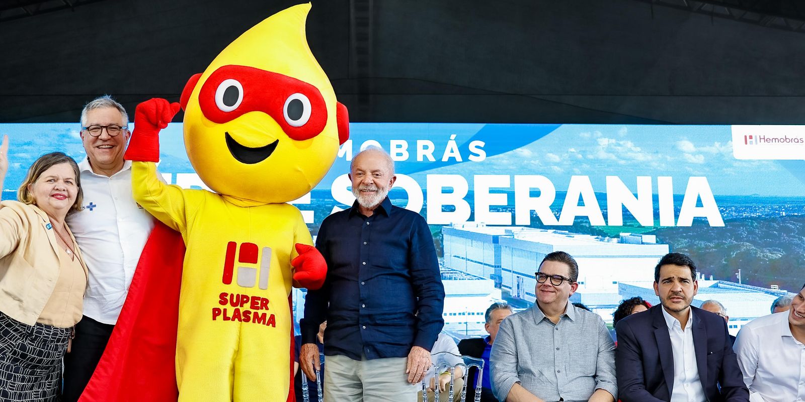 Lula defende o programa Mais Médicos e critica sanções dos EUA