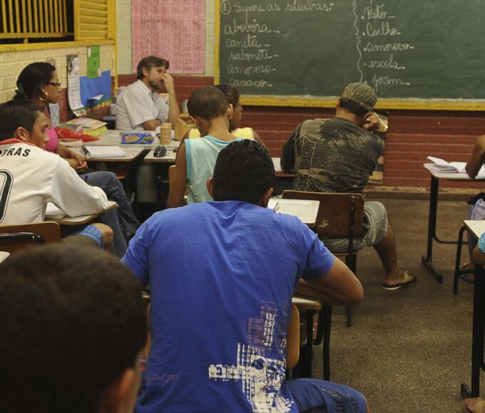 Nascidos em setembro e outubro recebem quinta parcela do Pé-de-Meia