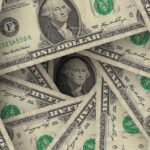 Dólar em queda não deve se sustentar; entenda impactos no agro
