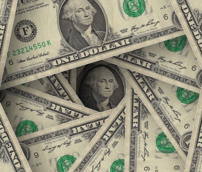 Dólar em queda não deve se sustentar; entenda impactos no agro