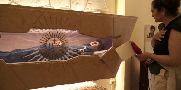 Igreja Católica fará canonização de Carlo Acutis neste domingo (7)