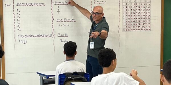 Desafio dos professores é chamar atenção dos estudantes durante aulas