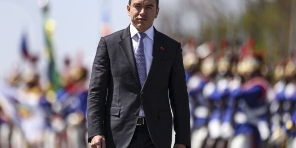 Giro internacional: Equador enfrenta terceira semana de protestos