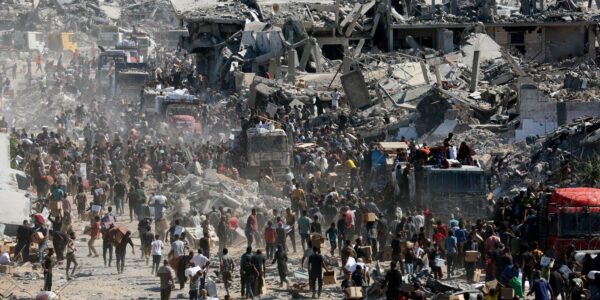 Israel retoma ataques a Gaza e suspende ajuda humanitária