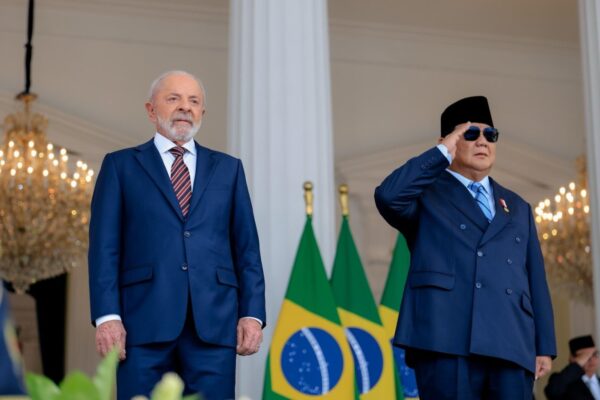 Na Indonésia, Lula confirma que vai ser candidato em 2026