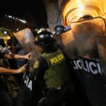 Peru decreta estado de emergência em Lima após protestos violentos