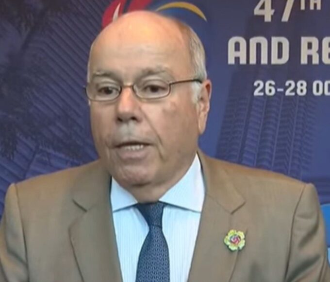 Reuniões para suspender tarifaço começam ainda hoje, diz Mauro Vieira